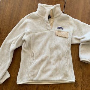 Small Patagonia quarter snap. Off-white